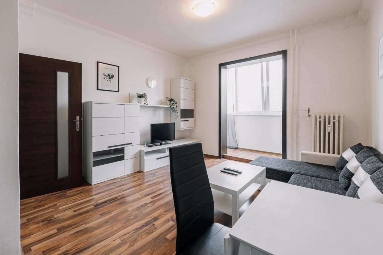 Cozy Apartment In Ruzinov Братислава Екстер'єр фото